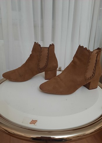 H&M Sikligin Ve Rahatligin Bulustugu Kahverengi Suet Cizme