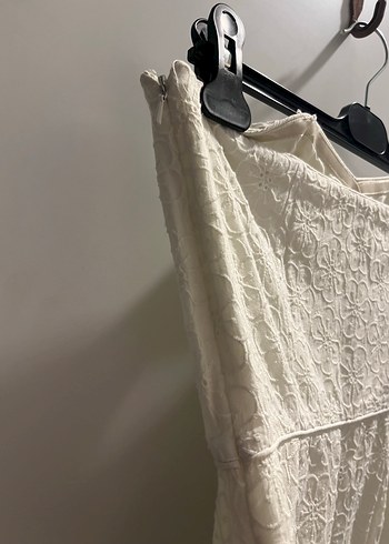 Dantel İşlemeli Beyaz Straplez Mini Tulum - Görsel 3