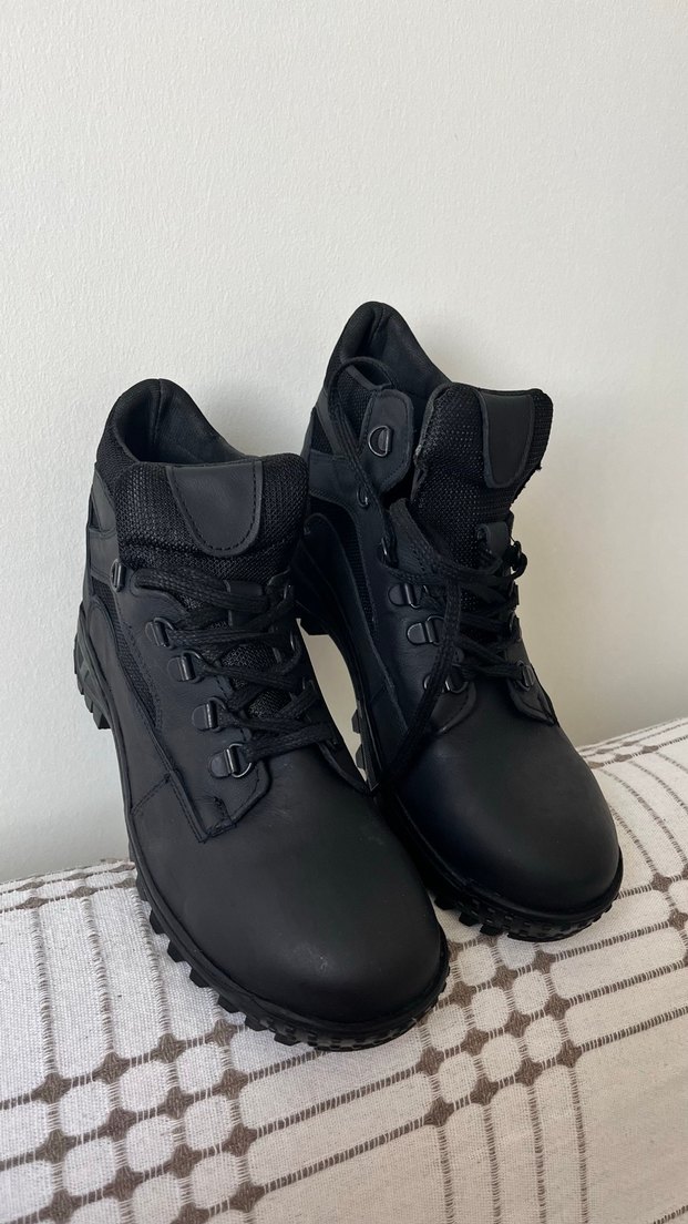 Siyah Bağcıklı Kadın Erkek Bot - Görsel 2