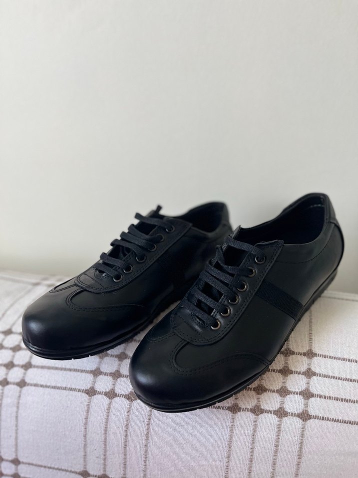 Siyah Bağcıklı Erkek Kadın Klasik Ayakkabı - Görsel 2