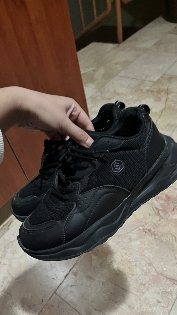 Siyah Bağcıklı Kadın Spor Ayakkabı - Görsel 2