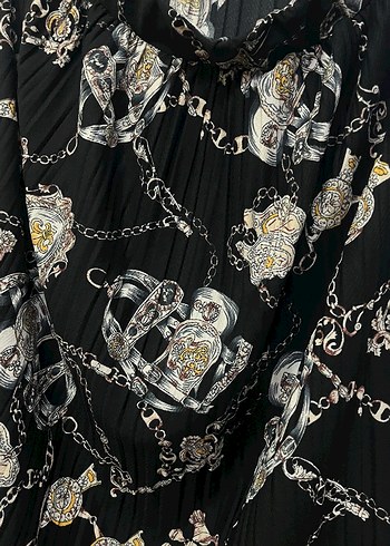 Zincir Detaylı Siyah Uzun Piliseli Desenli Etek - Görsel 4