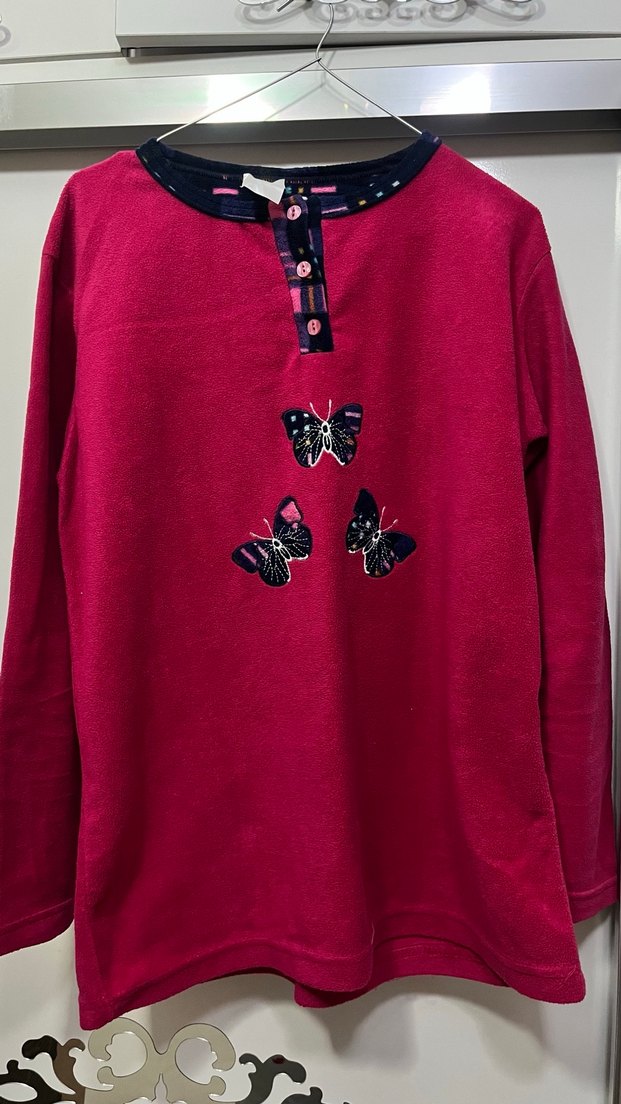 Pembe Kelebek Nakışlı Düğmeli polar pijama takımı - Görsel 2