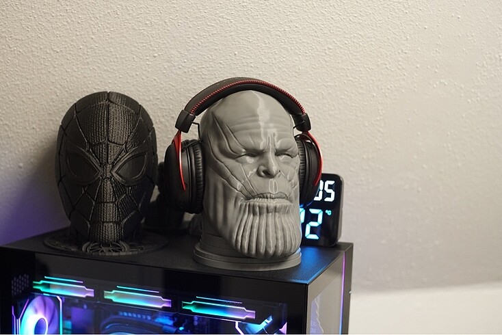 Thanos kulaklık standı