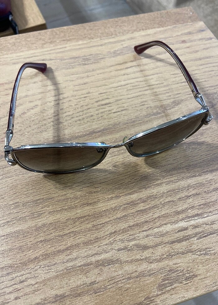 Vogue markalı Güneş Gözlüğüm - Görsel 3