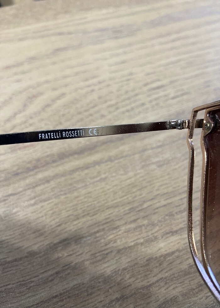 Fratelli Rosetti marka kaliteli sağlam gözlüğüm satılıktır - Görsel 3