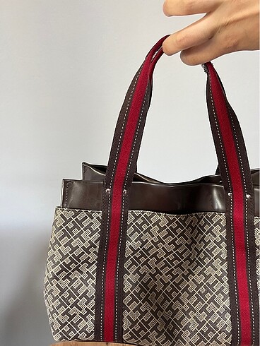 Tommy Hilfiger Tommy El çantası