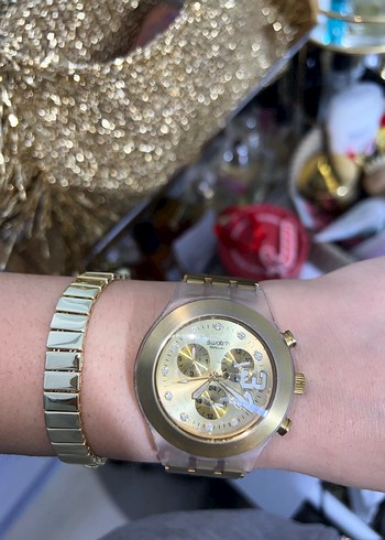 Parlak Altın Renkli Kadın Kol Saati - Görsel 4