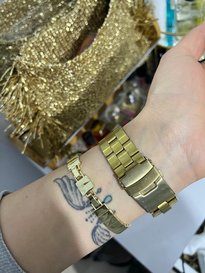 Parlak Altın Renkli Kadın Kol Saati - Görsel 3