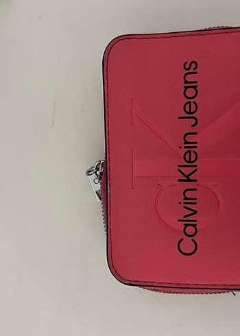 Beden Calvin Klein Kırmızı Fermuarlı Cüzdan