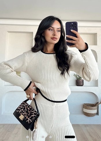 Beyaz-Krem Siyah Detaylı Triko Takımı - Görsel 4