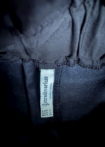 Kadın Siyah Deri Mini Kemerli Şort - Görsel 2