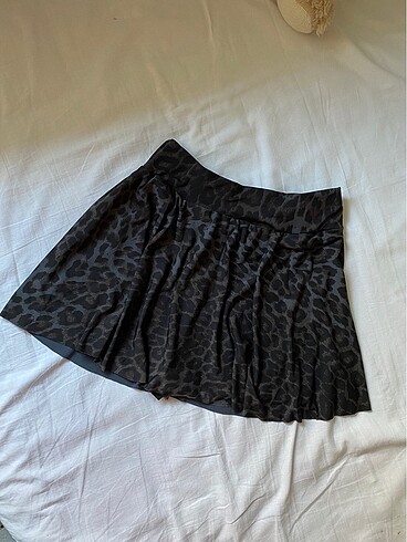 Oysho model mini şort etek leopar