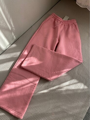 Bershka muadili Pembe eşofman