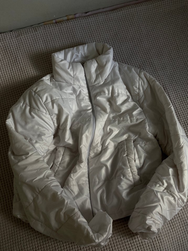 Beyaz şişme mont - Görsel 2