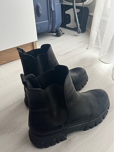 39 Beden Siyah kısa bot