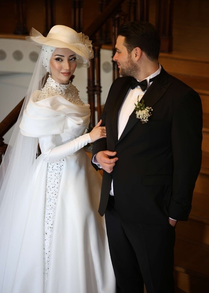 Şapkalı gelinlik - Görsel 3