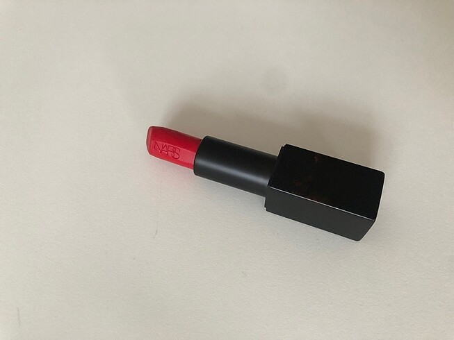 Beden Nars mıknatıslı ruj