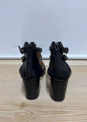 Diğer Tokalı Siyah Kadın Topuklu Ayakkabı