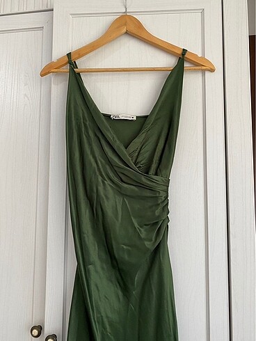 Zara Zara saten elbise