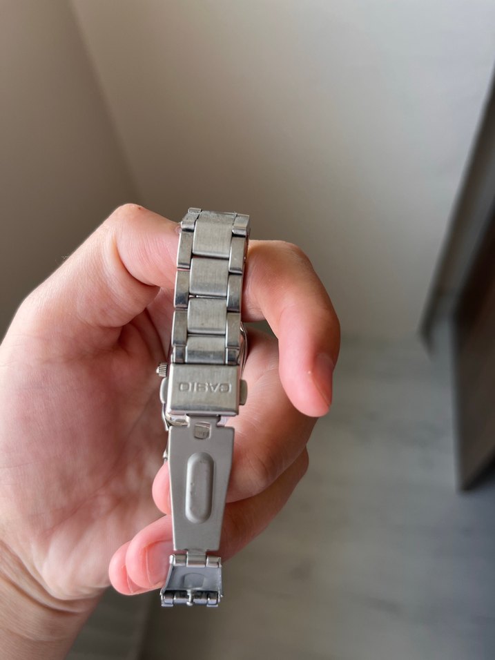 Klasik Gri Kadın Kol Saati - Görsel 4