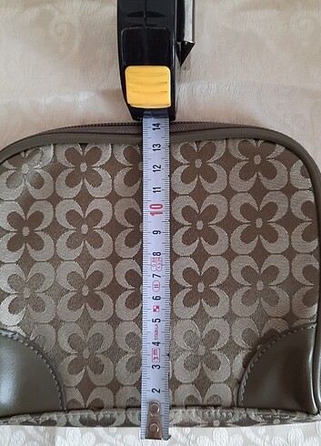 Avon Haki rengi makyaj çantası