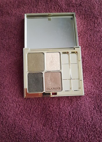 Clarins Açık Bej ve Kahverengi Far Paleti