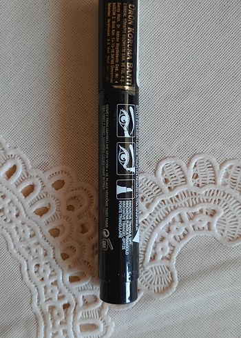 Maybelline Siyah Renk eyeliner - Görsel 2