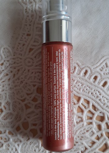 Clinique parlak likit aydınlatıcı - Görsel 2