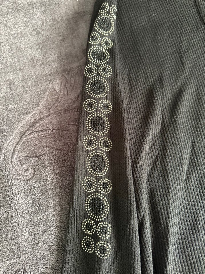 Gri Nakışlı Düğmeli Kadın Uzun Kollu Kazak - Görsel 2