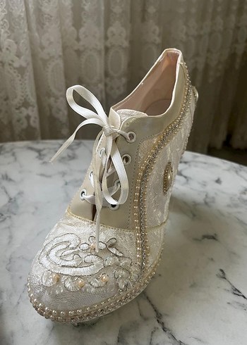 Dantel İşlemeli Beyaz Platform Topuklu Kadın Ayakkabı - Görsel 5