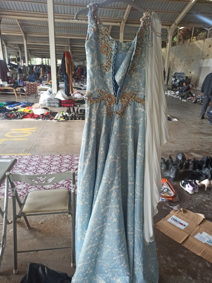 Mavi İşlemeli Drapeli Uzun Abiye Elbise - Görsel 4