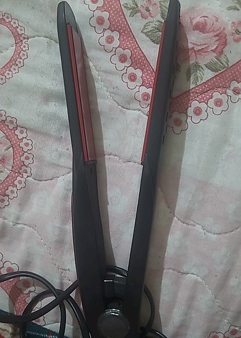 Kırmızı Saç Düzleştirici - Görsel 2