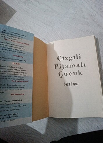  Çizgili pijamalı çocuk okuma kitabı 