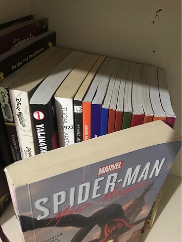 Spiderman miles Morales Öfkeli Kanatlar kitap