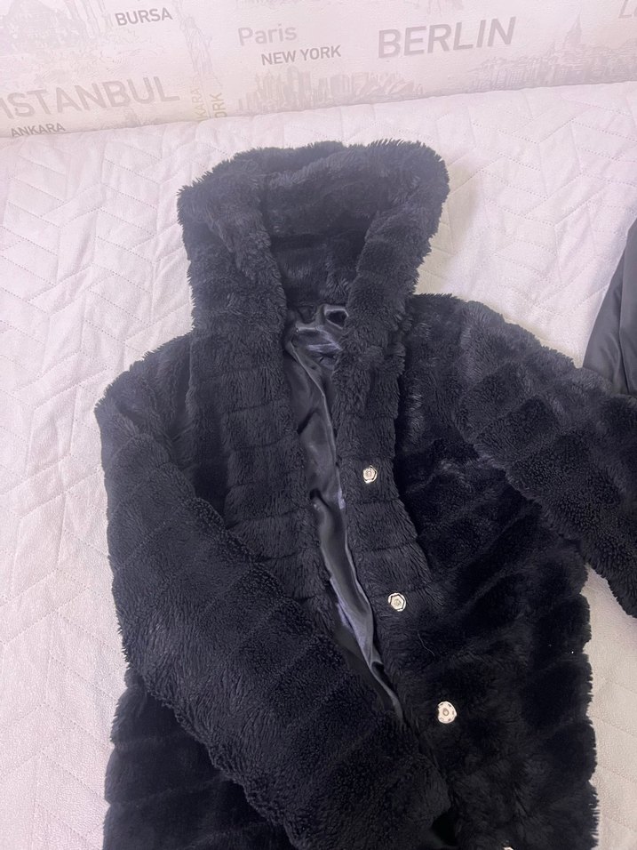 Siyah Kürk Detaylı Midi Kadın Mont - Görsel 4