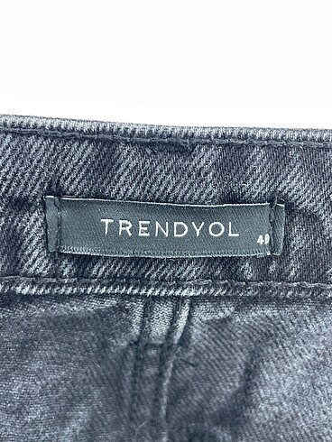 40 Beden çeşitli Renk Trendyol & Milla Mini Şort %70 İndirimli.