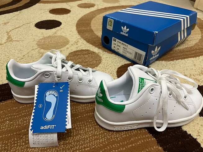 28 Beden beyaz Renk Sıfır orjinal Adidas
