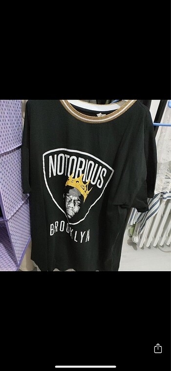 Çok salaş bir t shirt