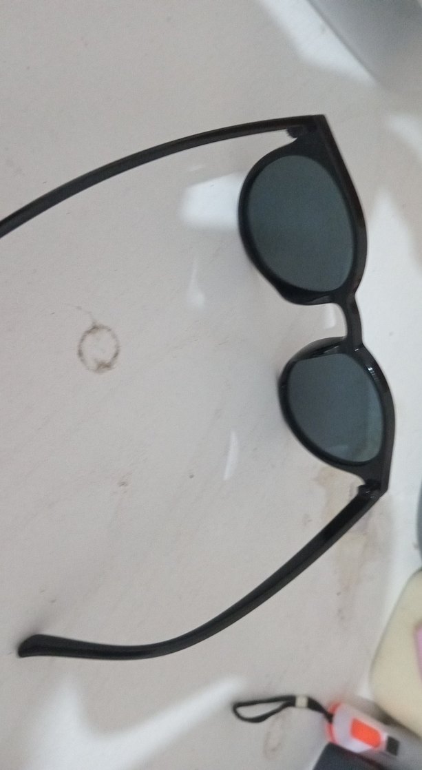 Siyah Minimalist Yuvarlak Kadın Güneş Gözlüğü - Görsel 2