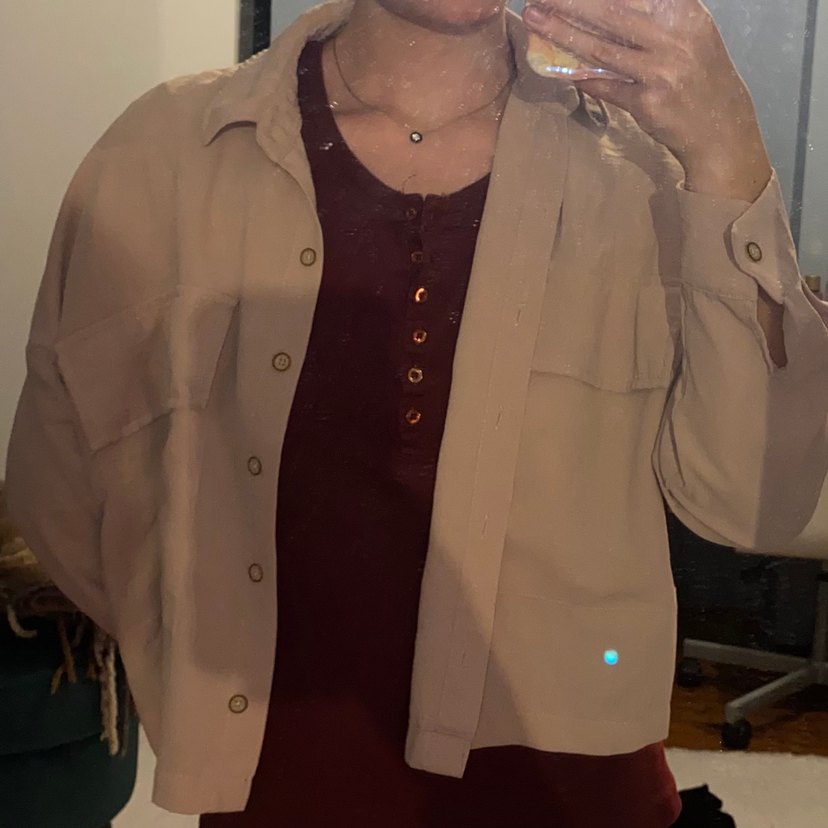 Bej Düğmeli Kısa Boy Kadın Gömlek - Görsel 2