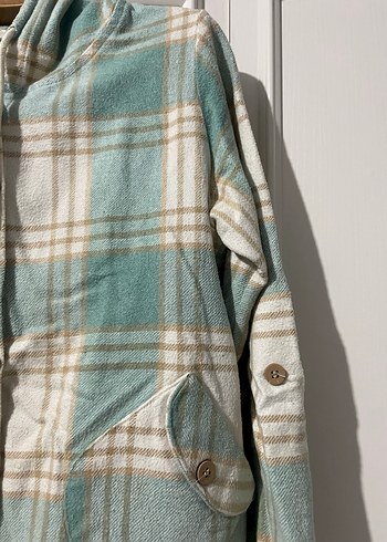 Kapüşonlu Düğmeli Kadın Gömlek - Görsel 2