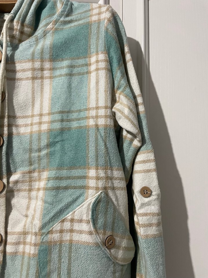 Kapüşonlu Düğmeli Kadın Gömlek - Görsel 2