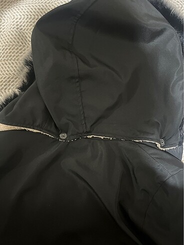 Siyah polarlı kapitone mont - Görsel 7