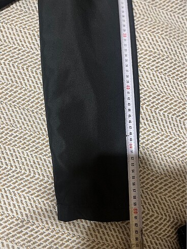 Siyah polarlı kapitone mont - Görsel 6