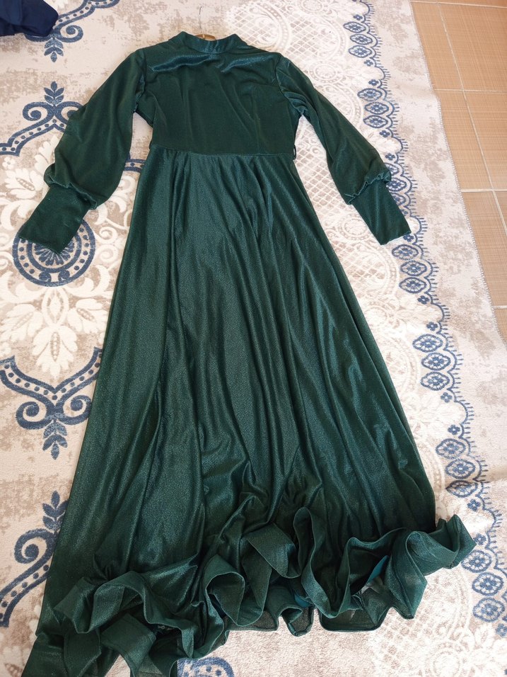 Kemer Detaylı Uzun Yeşil Kadın abiye - Görsel 2