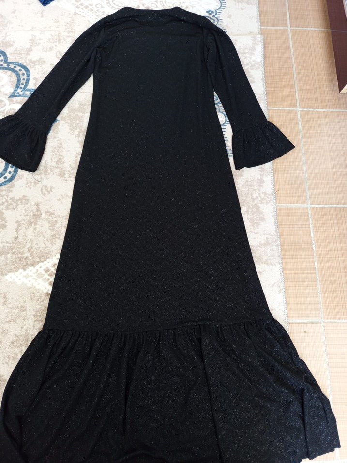 Siyah Uzun Kollu Yılan Desenli Uzun Elbise - Görsel 2