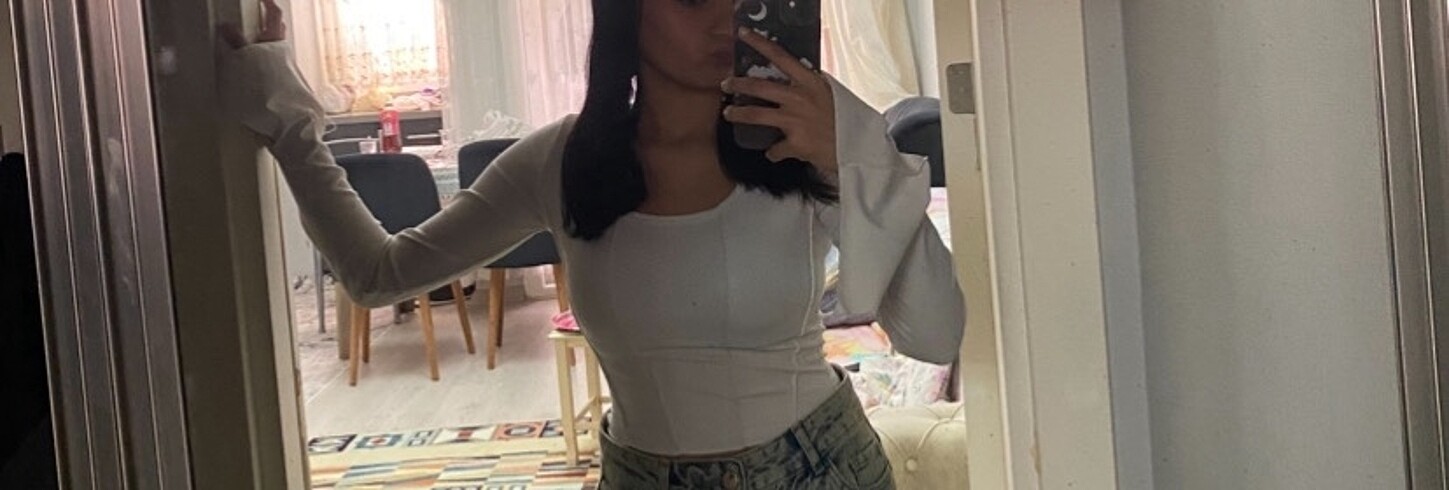 Beyaz boyundan baglamalı crop