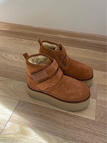 Ugg Ugg Neumel Platform Bot