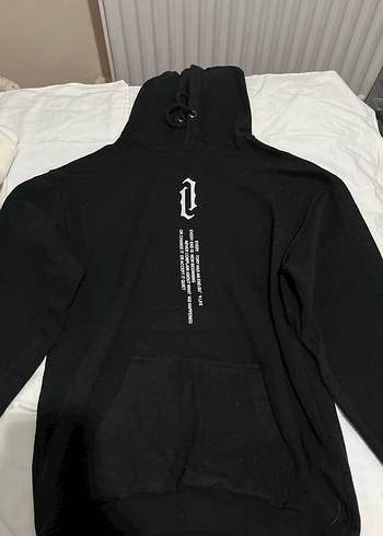 Siyah Kapüşonlu Baskılı Kadın Sweatshirt